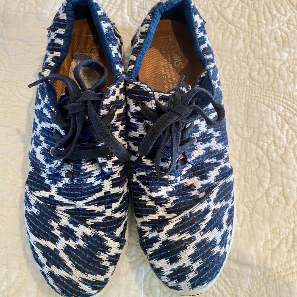 WOMENS TOMS TENNISHOES